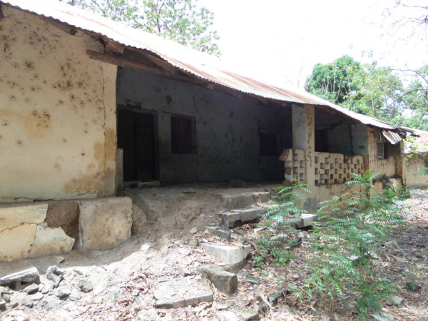 La Honte ! Ce batiment abrite le service départemental des Eaux et Forêts de Bignona La Honte ! Ce batiment abrite le service départemental des Eaux et Forêts de Bignona