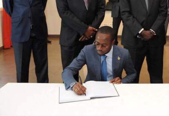 Présentation de condoléances à la France: Les graves fautes d’orthographe d’Abdou Mbow Présentation de condoléances à la France: Les graves fautes d’orthographe d’Abdou Mbow