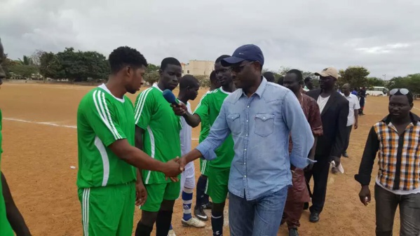TROPHEE ALINE SITOE DIATTA : Jean Pierre Senghor redonne le sourire à la jeunesse d'Oussouye à Dakar