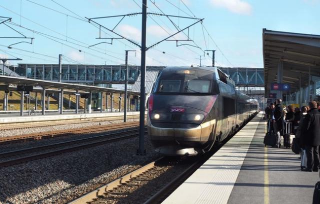 Narbonne: Elle veut sauter en marche, le train lui sectionne les deux jambes