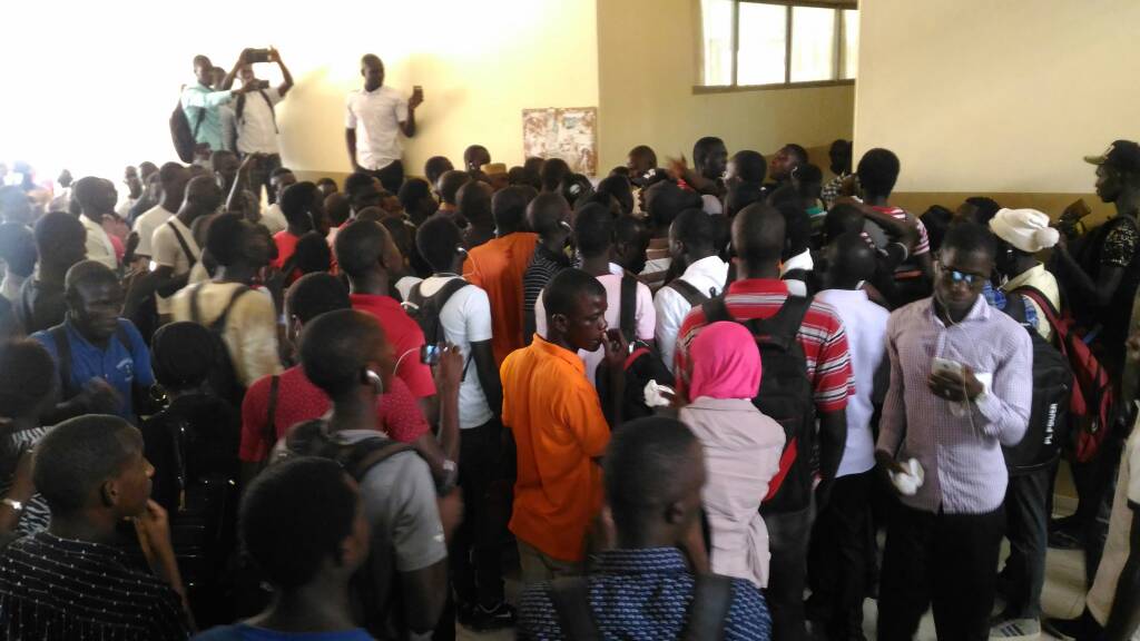 Fuites: Les étudiants perturbent la rencontre de l'Office du Bac