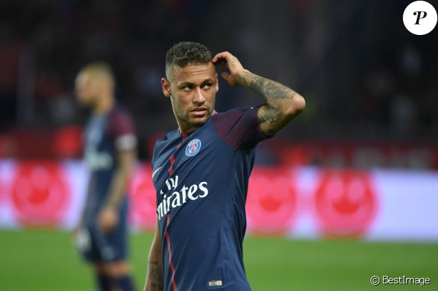 Plainte contre Neymar : Le PSG "regrette l'attitude du FC Barcelone"