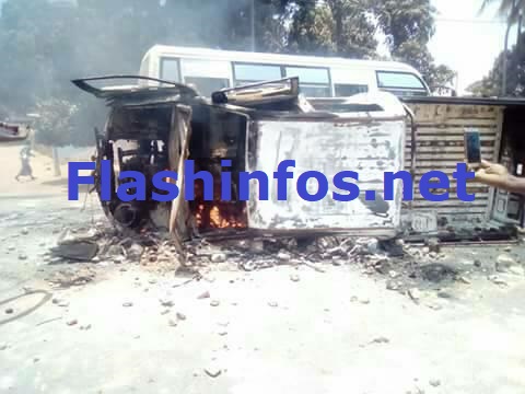 Manifestation : Un véhicule de l'administration incendié à Ziguinchor... une dizaine d'élèves arrêtés