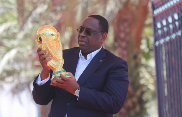 Mondial : Macky Sall déjà en Russie pour supporter les lions et...