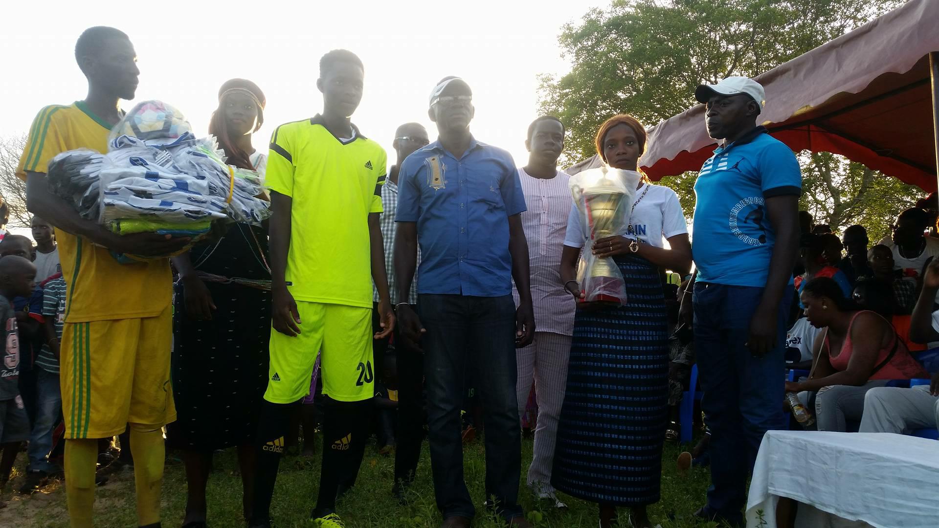 Oussouye : FC-Santhiaba remporte le trophée Idrissa Sané pour la Paix et le Développement... Oussouye : FC-Santhiaba remporte le trophée Idrissa Sané pour la Paix et le Développement...