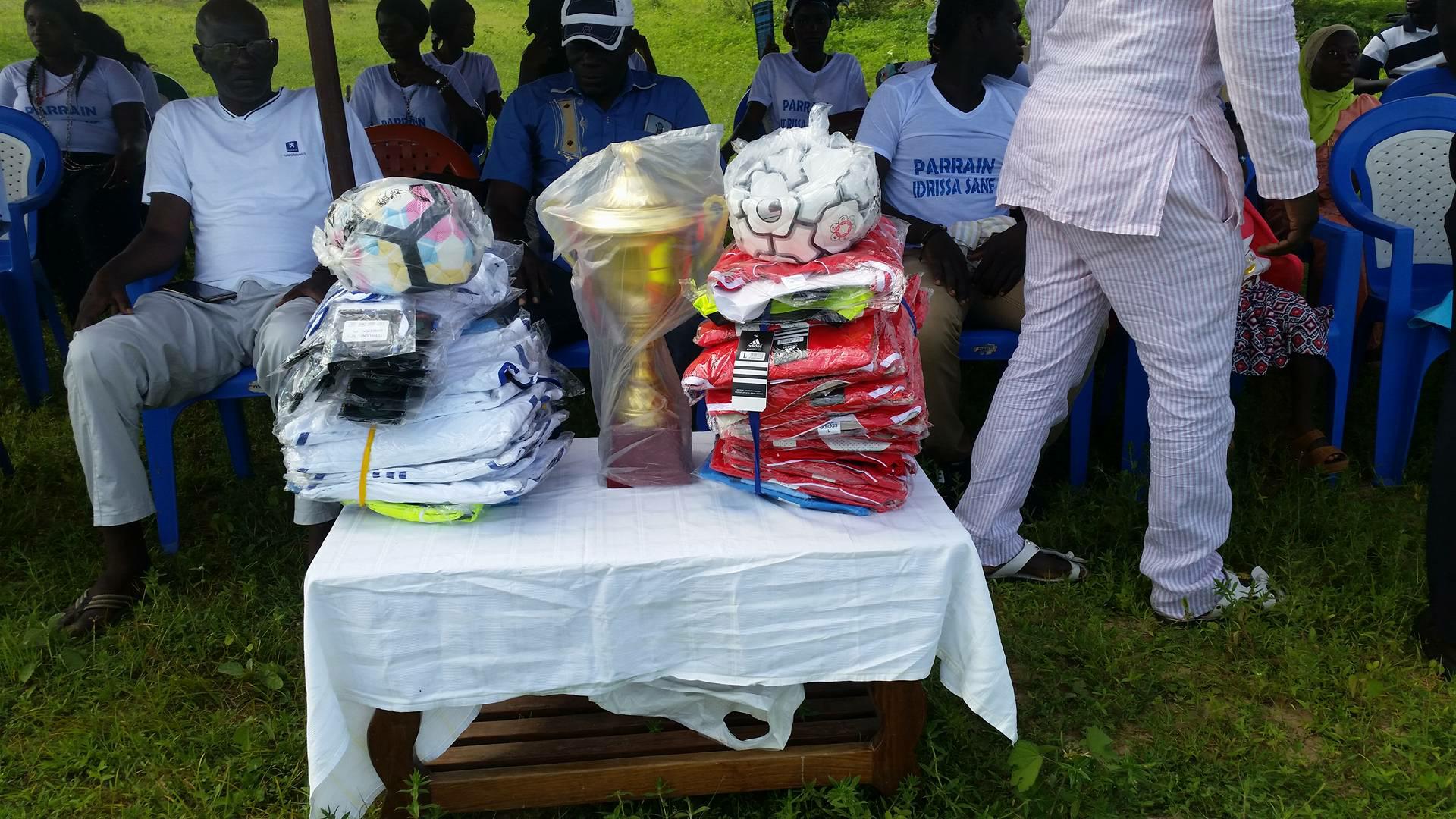 Oussouye : FC-Santhiaba remporte le trophée Idrissa Sané pour la Paix et le Développement... Oussouye : FC-Santhiaba remporte le trophée Idrissa Sané pour la Paix et le Développement...