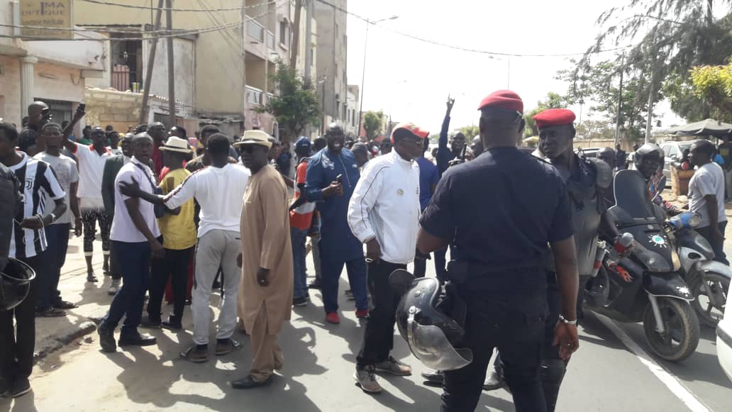 Pétrole / Gaz : Revivez les affrontements entre manifestants et forces de l’ordre Pétrole / Gaz : Revivez les affrontements entre manifestants et forces de l’ordre
