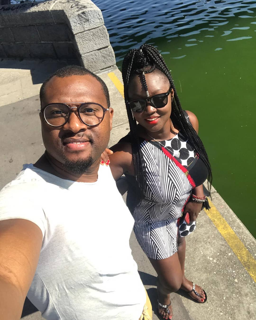 Photos : L’artiste Maréma très heureuse dans les bras de son époux Photos : L’artiste Maréma très heureuse dans les bras de son époux