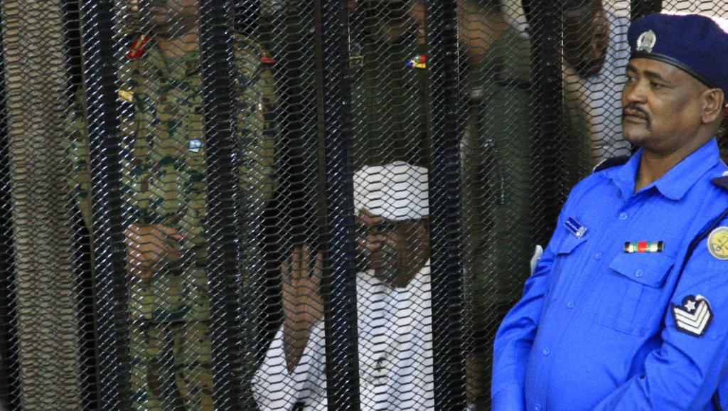 Soudan: le procès pour corruption d'Omar el-Béchir s'ouvre à Khartoum