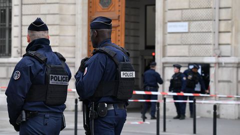 Attaque à la préfecture de police de Paris: l'épouse du tueur remise en liberté