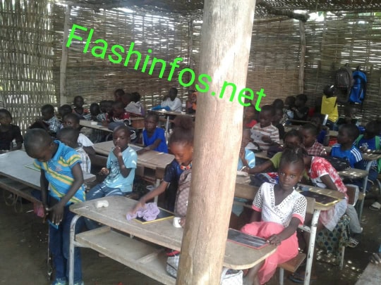 Silence !!! On est à l'école Jacques Nioucky de Ziguinchor...