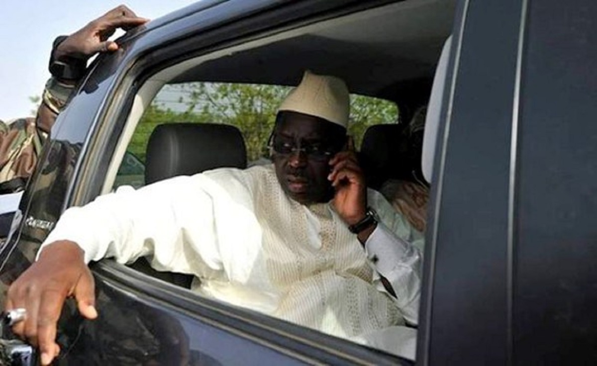 Macky Sall suspend les acquisitions de véhicules administratifs