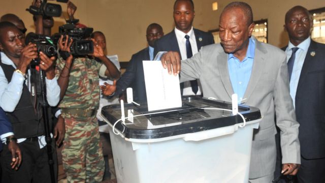 Présidentielle en Guinée: 5 millions d'électeurs appelés aux urnes d'un scrutin contesté
