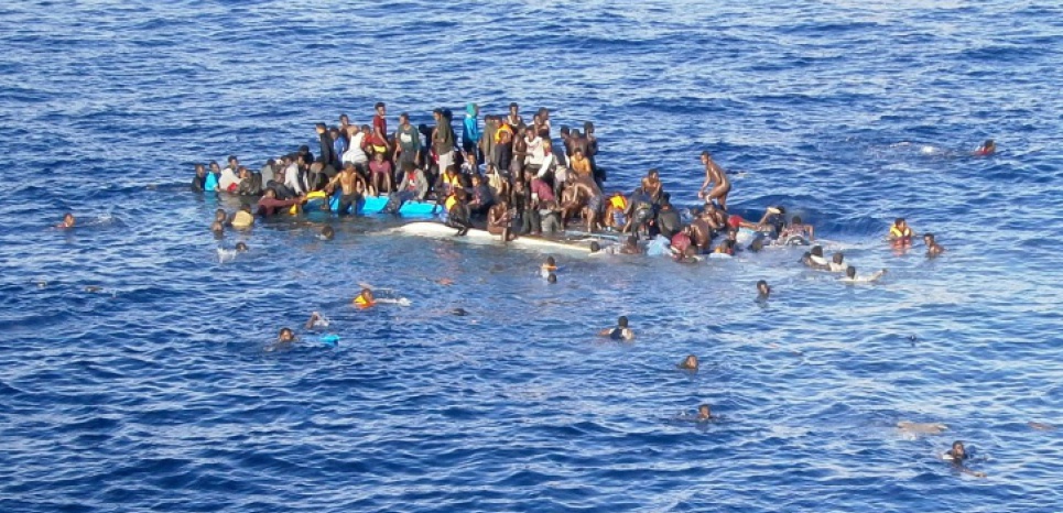 Immigration : Une autre pirogue se renverse en mer, seuls 39 migrants repêchés !