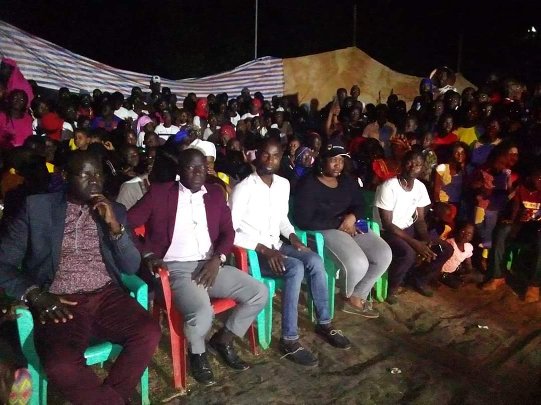 Finale Oscar des Vacances à Adéane : Le parrain Maître Diockou exhorte les jeunes aux études Finale Oscar des Vacances à Adéane : Le parrain Maître Diockou exhorte les jeunes aux études