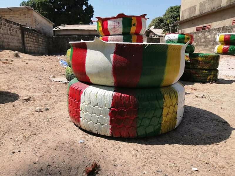 Ziguinchor : Le jeune Chérif Diémé s'active dans le recyclage de pneu (Photos) 