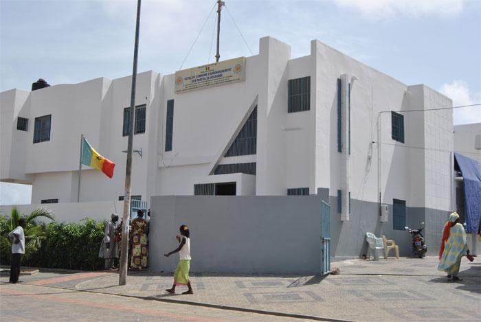 Manif : La mairie des Parcelles Assainies de Dakar incendiée