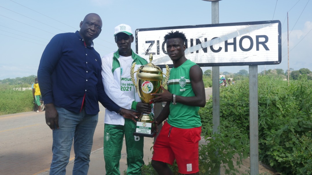 Ziguinchor :  Après 111 km de marche, Sakoudji accueilli et honoré par Seydou Sané et le Casa-Sport 
