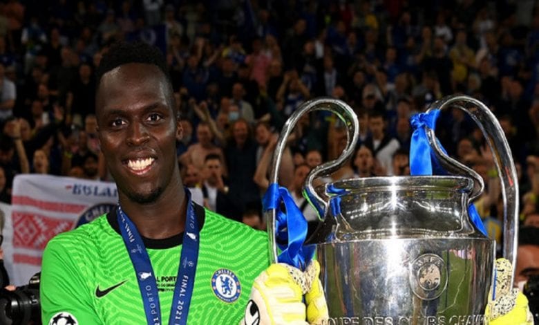 Mendy vient d'être sacré Champion du Monde avec Chelsea !
