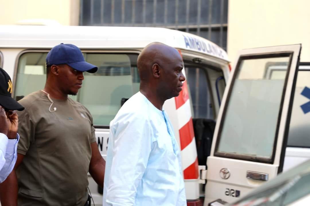 Accident convoi de Yewwi à Saint-Louis : Mansour Faye au chevet des blessés  Accident convoi de Yewwi à Saint-Louis : Mansour Faye au chevet des blessés