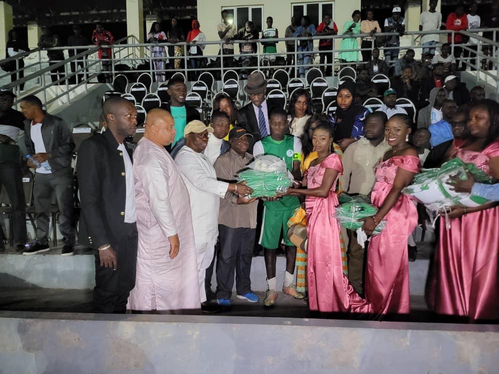 Finale Zone 2B de Ziguinchor : Le parrain Taïbou Diédhiou gâte la jeunesse (images)