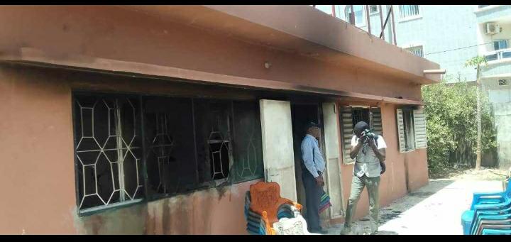 Ziguinchor : Le siège de l'Apr incendié...Le Pick-up de l'ANPEJ caillassé par des manifestants