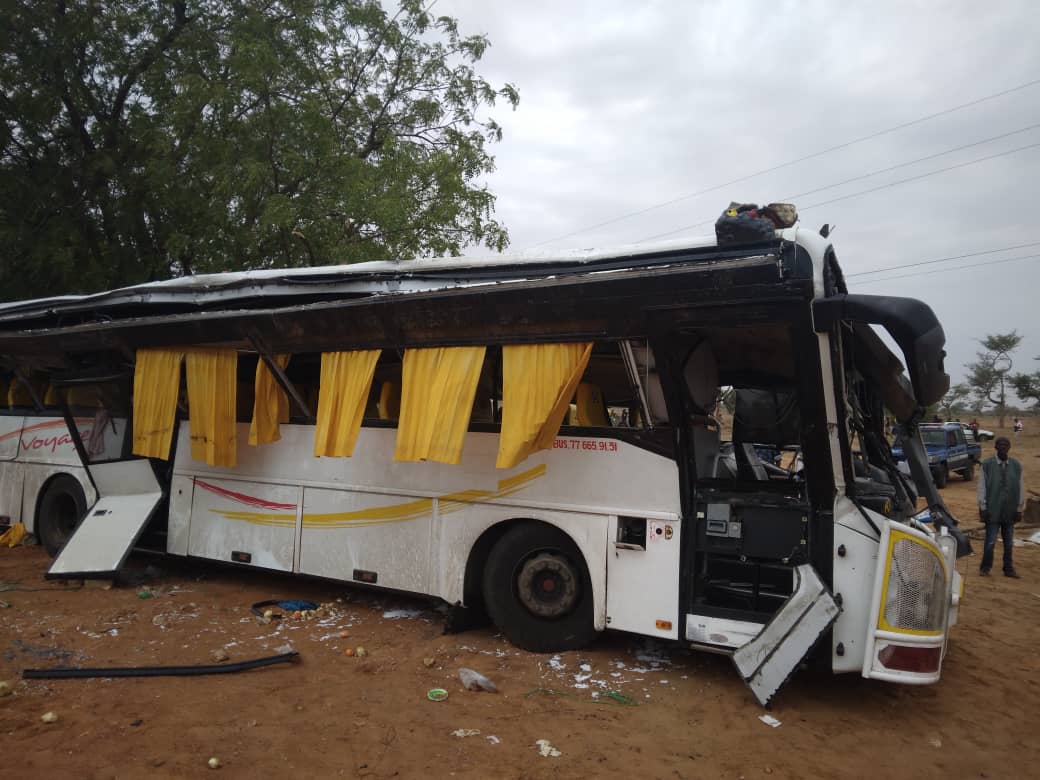Accident à Louga : Un bus se renverse, cinq morts