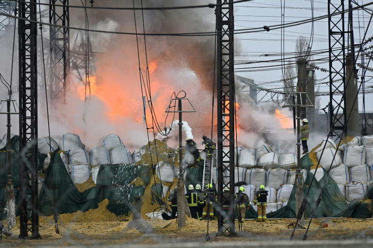 Ukraine: attaque massive de missiles et de drones russes, Moscou en «état de guerre»