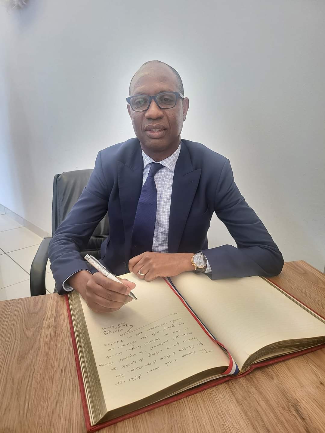 Consulat du Sénégal à Paris : Le Consul Amadou Diallo annonce son départ...