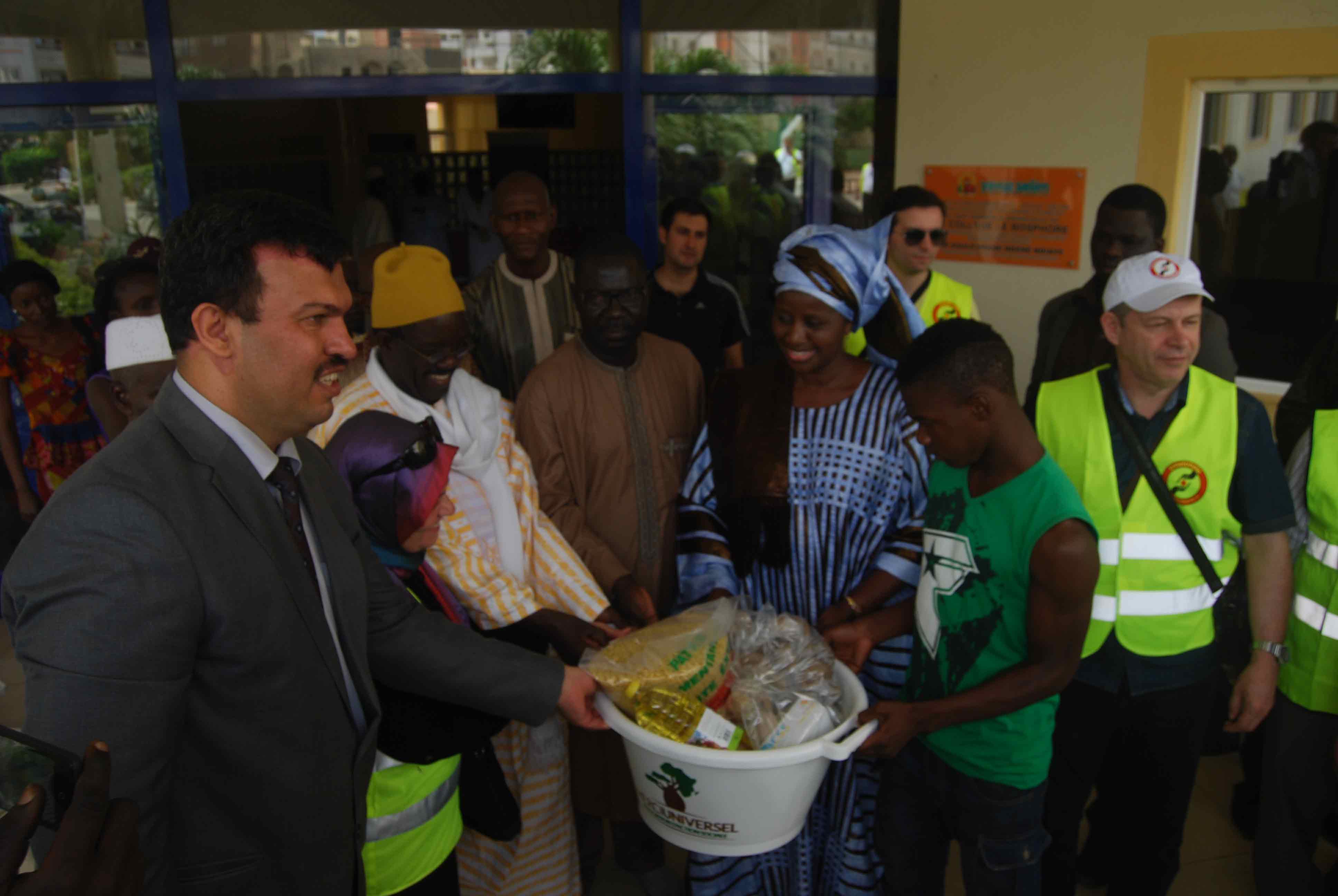 RAMADAN 2016 : L’Association « merciuniversel » offre des vivres aux démunies