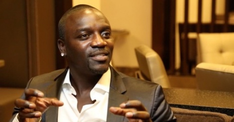 Akon persiste : « le système américain n’a jamais été bâti pour des Noirs »
