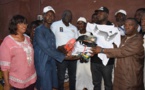 Ziguinchor : L'Inspecteur Seydou Sané offre des équipements sportifs à 15 ASC de la ville