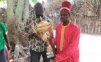 Le Casa-Sport présente son trophée aux rois d'Oussouye Le Casa-Sport présente son trophée aux rois d'Oussouye