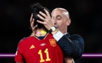 Baiser forcé : Le patron du foot espagnol suspendu par la Fifa