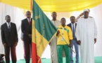 J.O RIO 2016 : Macky remet le drapeau national aux athlètes