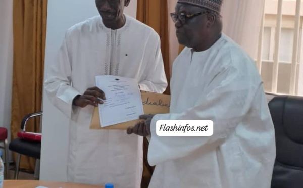 Keur-Madiabel : Le Maire Abdoulaye Diatta a remis un lot de 2345 parrainages au délégué régional Moustapha Niasse