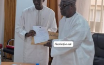 Keur-Madiabel : Le Maire Abdoulaye Diatta a remis un lot de 2345 parrainages au délégué régional Moustapha Niasse